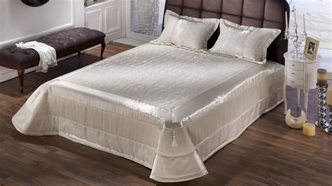bellona kampanyalı yatak örtüleri